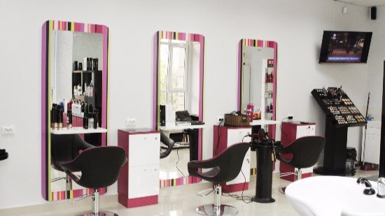 Modern men's and women's hair salon in Toronto